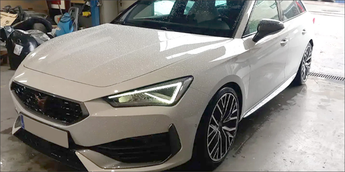 Reparación de carrocería de un CUPRA León: imagen 5